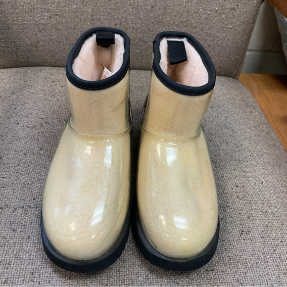 UGG clear classic mini boots - Picture 4 of 4